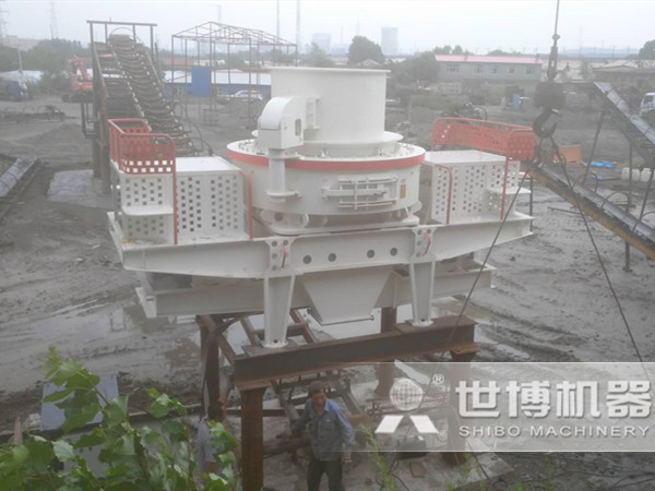 石子破碎機(jī)生產(chǎn)線(xiàn)現(xiàn)場(chǎng)