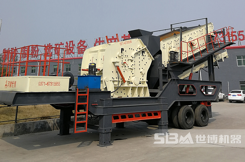 輪式柴油移動(dòng)破碎機(jī)