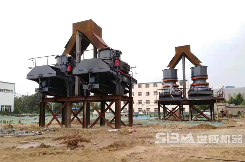 大型單缸液壓圓錐破碎機(jī)現(xiàn)場圖