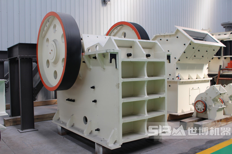 顎式破碎機(jī)，粗碎石頭的機(jī)器