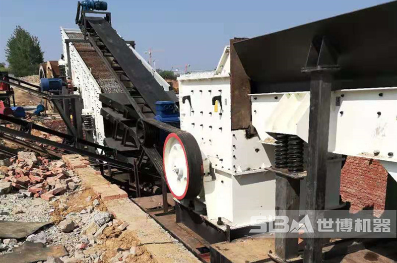 箱式破碎機現(xiàn)場圖