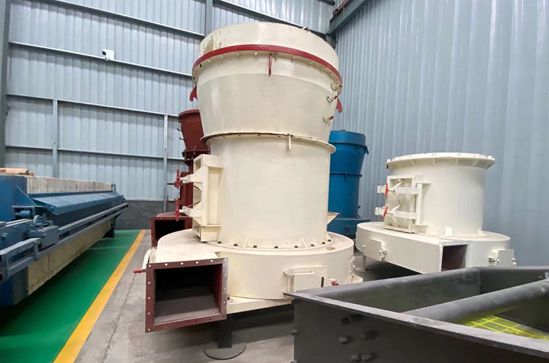 造膩子粉機(jī)器磨粉機(jī)