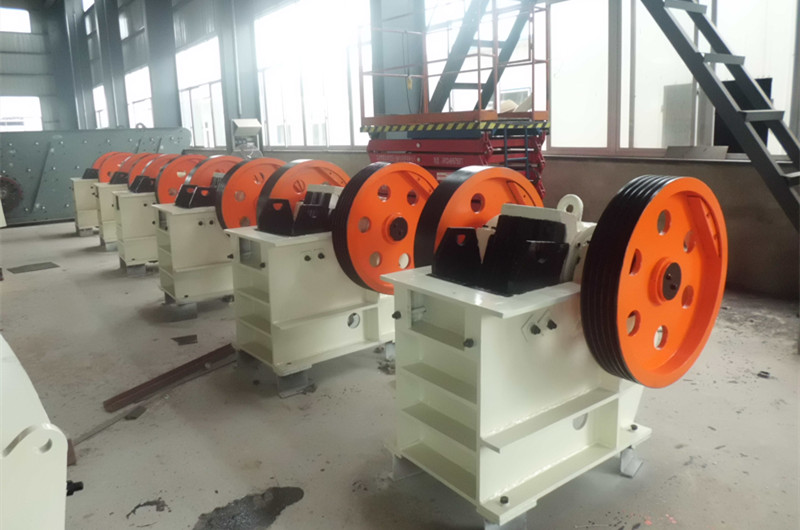 臺時20噸鄂式破碎機(jī)