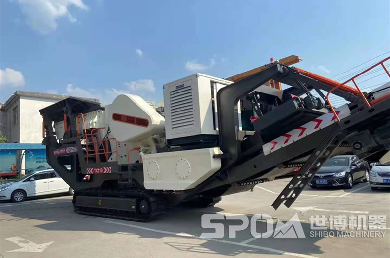 顎破履帶移動石子破碎站