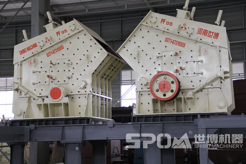 兩臺1315型石頭破碎機(jī)