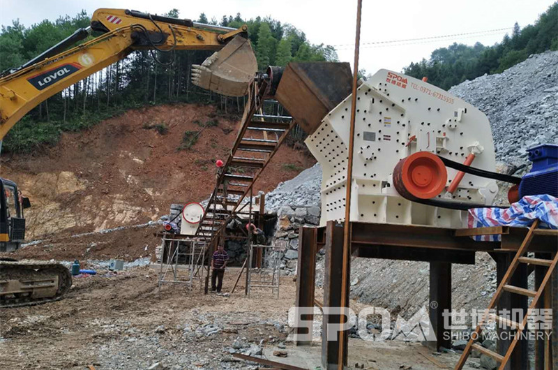 中細(xì)碎設(shè)備反擊式破碎機(jī)