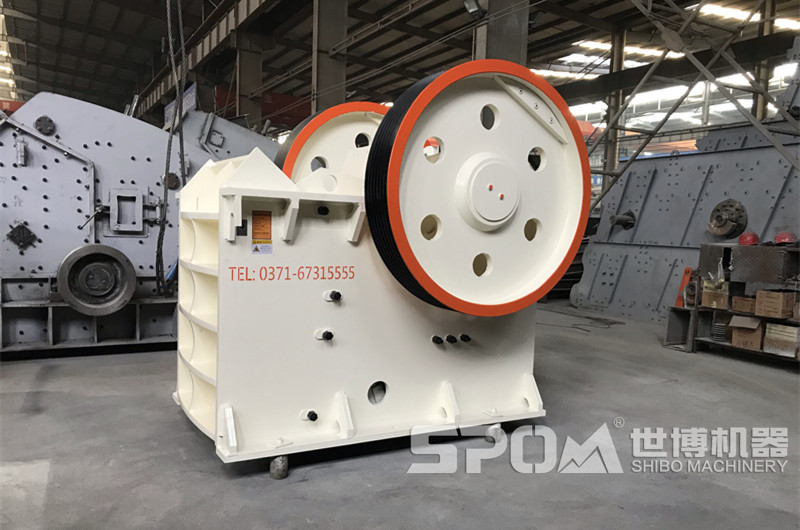 中硬礦石破碎機(jī)，顎式破碎機(jī)