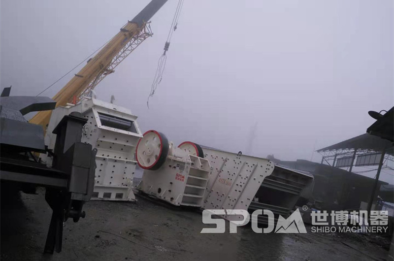 碎石成套設備安裝現場