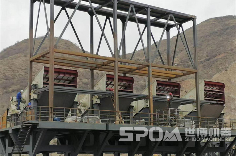 多臺(tái)振動(dòng)篩并用，產(chǎn)量更高效率更高