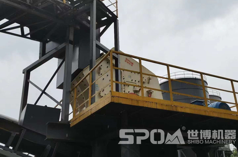 湖南客戶砂石生產(chǎn)線，反擊式破碎機現(xiàn)場圖