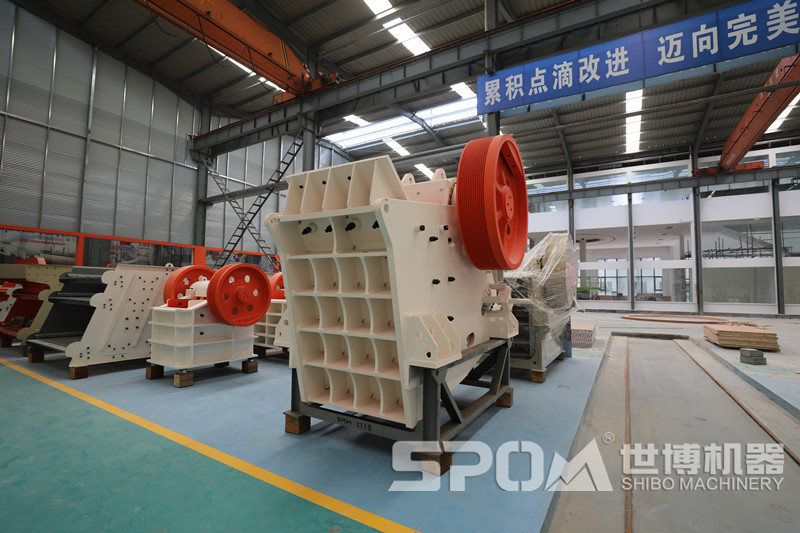 時產(chǎn)二三百噸的顎破機